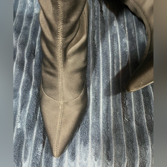 Charles by Charles David OTK Pointed Toe Cloth Material Boot Black Size 6.5 - Picture 4 of 11